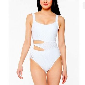 Jessica Simpson Women's Swim White Size XL Sweet Tooth Cutout One-Piece $129